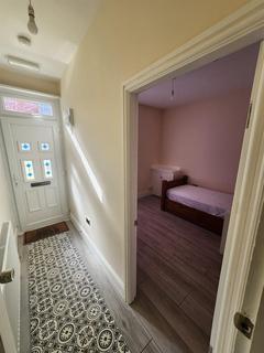3 bedroom house to rent, Smart Street, Manchester M12