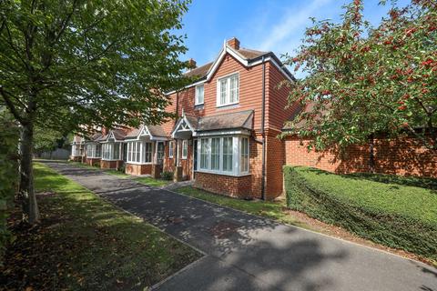 3 bedroom end of terrace house for sale, Folders Lane, Burgess Hill, RH15