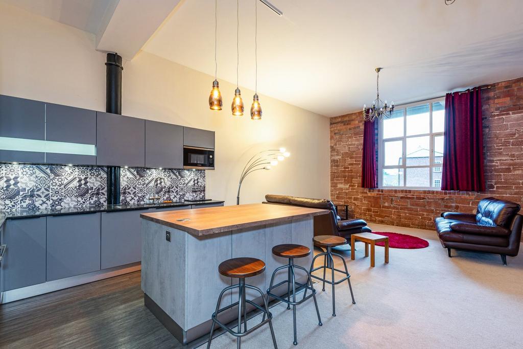 Open-Plan Kitchen & Lounge