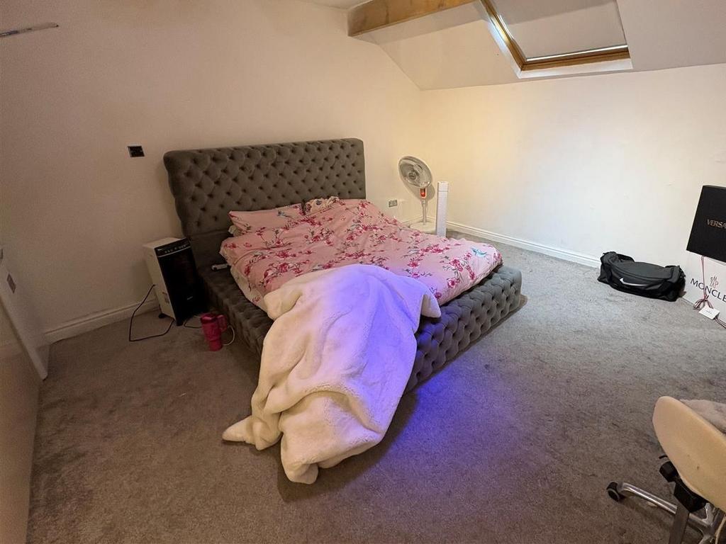 Attic1.jpg