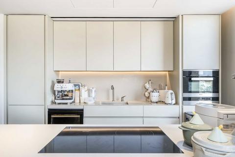 undefined, Kings Gate Walk, London SW1E