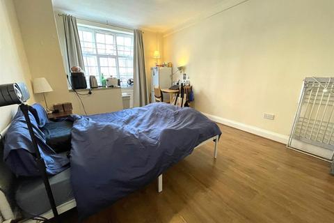 undefined, Grove End Road, London