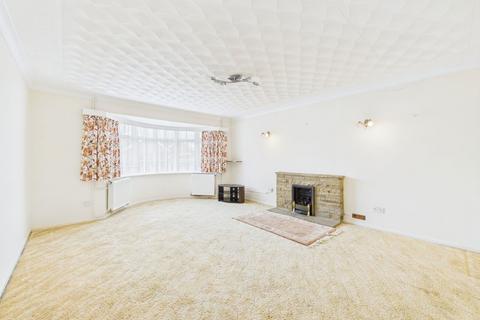 24 Vermont Way, East Preston, Littlehampton, BN16 1JX