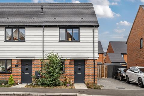 2 bedroom end of terrace house for sale, Wise Avenue, Faversham, ME13