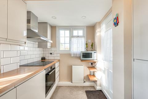 3 bedroom apartment for sale, Wirrell Court, Leigh-on-Sea, SS9