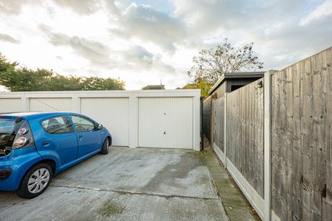 3 bedroom apartment for sale, Wirrell Court, Leigh-on-Sea, SS9