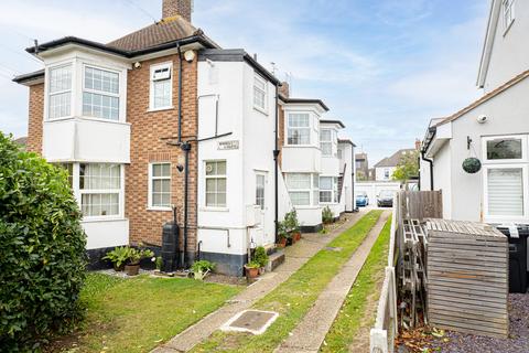 3 bedroom apartment for sale, Wirrell Court, Leigh-on-Sea, SS9