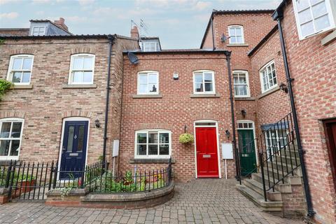 2 bedroom terraced house for sale, Florentines Court, Allhallowgate, Ripon