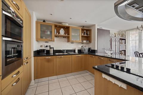 2 bedroom flat for sale, Steyne Gardens, Worthing
