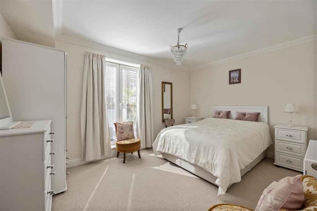 Steyne Gardens, Warnes 60-008.jpg