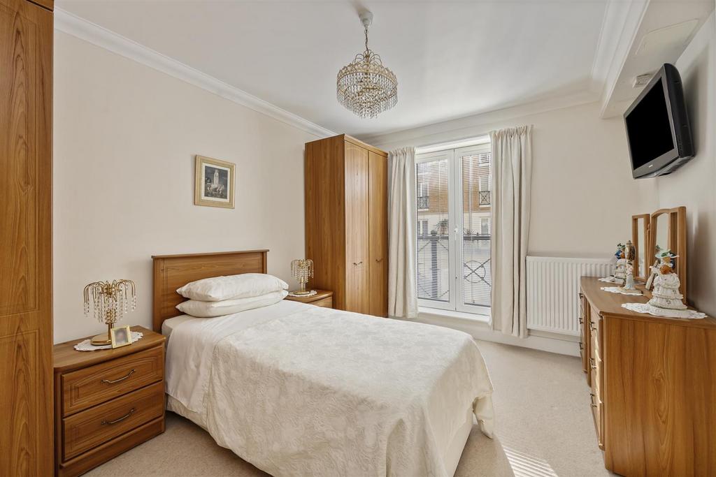 Steyne Gardens, Warnes 60-002.jpg