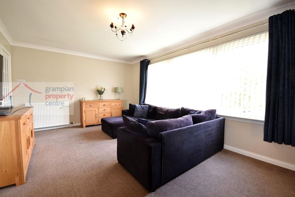 Lounge 3 .JPG