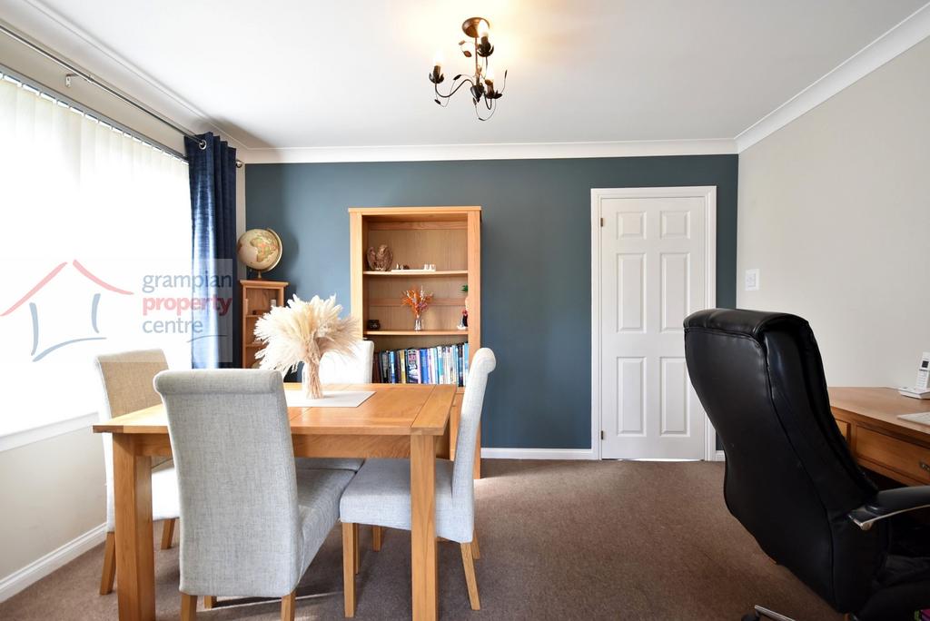 Dining room .JPG