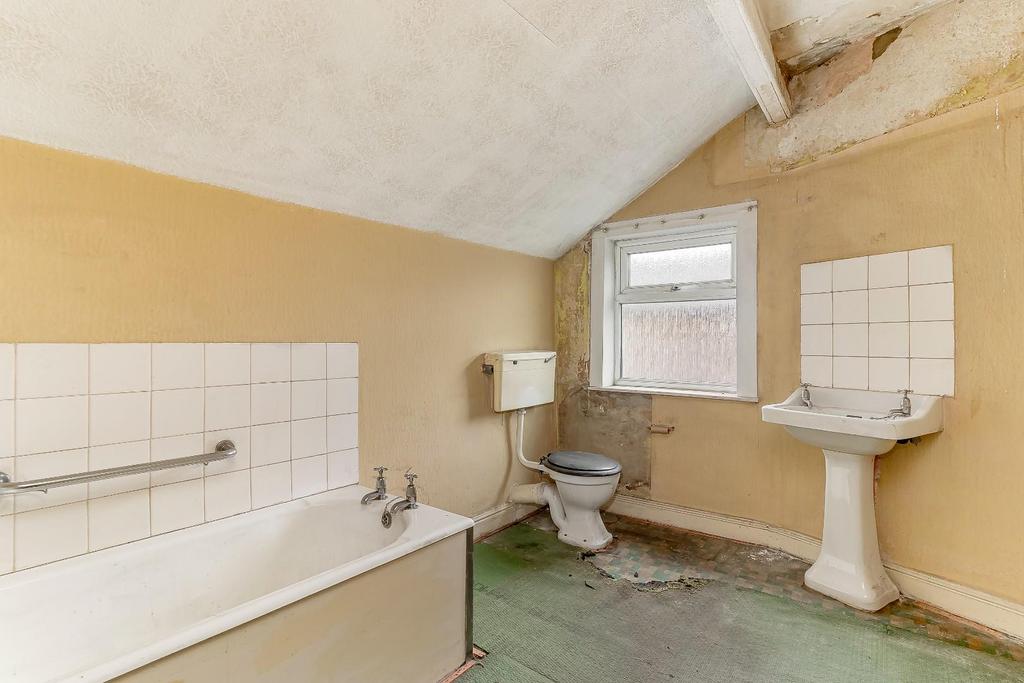 Bathroom.jpg