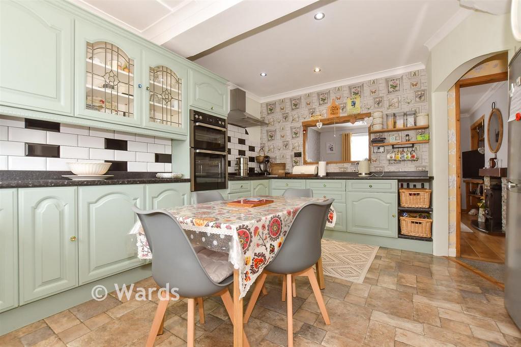 Kitchen/ Breakfast Room