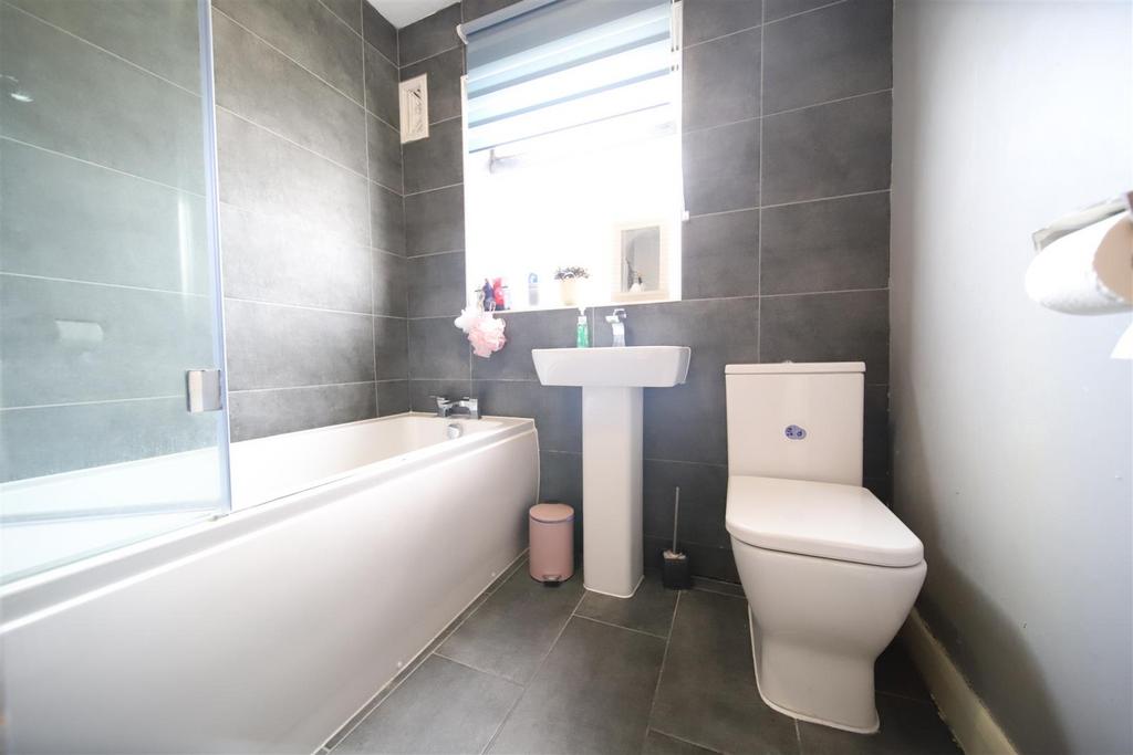 Bathroom.JPG