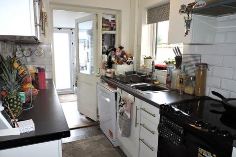 3 bedroom end of terrace house for sale, Clayton Road, Chessington, KT9