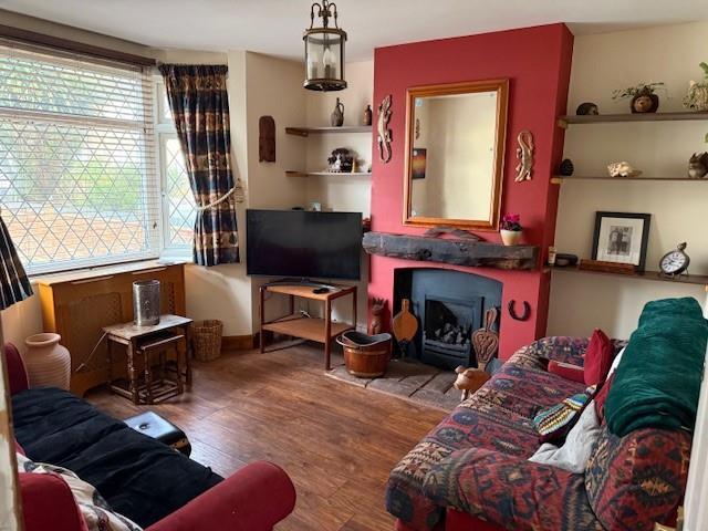 Living room 1.jpg