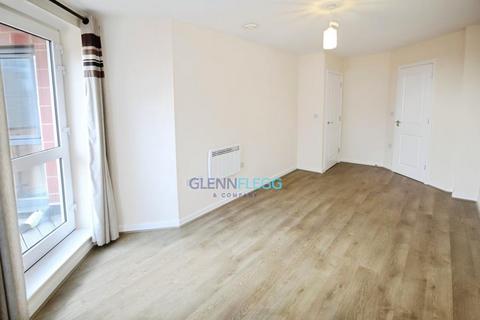 2 bedroom flat to rent, THE JUNCTION, GRAYS PLACE, SLOUGH