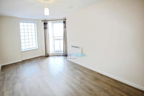 2 bedroom flat to rent, THE JUNCTION, GRAYS PLACE, SLOUGH