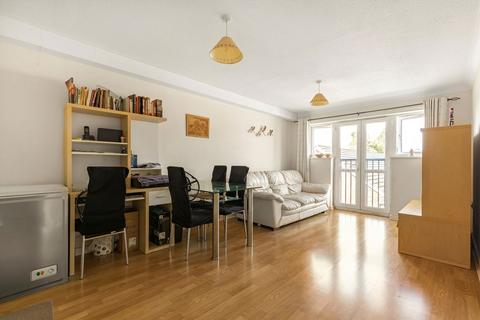 2 bedroom flat for sale, Orchid Gardens, Hounslow TW3
