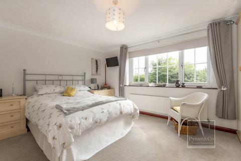 4 bedroom detached house for sale, Taverham Road, Norwich NR10
