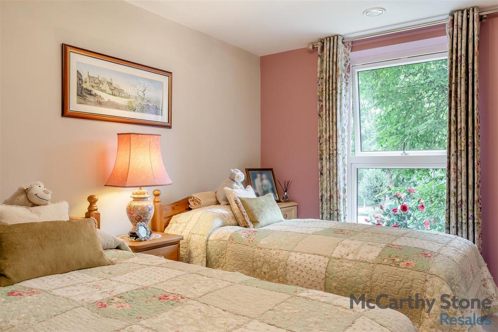 8661999-interior10.jpg