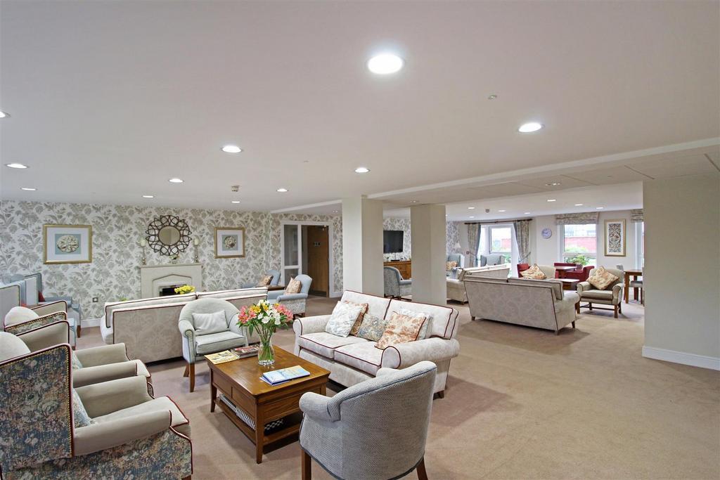 Communal Lounge 3.jpg