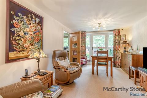 2 bedroom apartment for sale, Humphrey Court, The Oval, Stafford