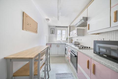 2 bedroom flat to rent, Combermere Road, Stockwell, London, SW9