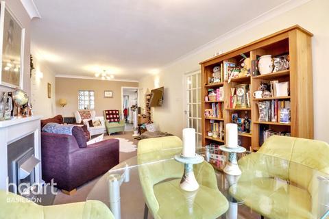 3 bedroom semi-detached house for sale, Pound Lane, Basildon