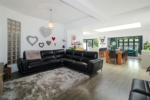 4 bedroom detached house for sale, Clatterfield Gardens, Westcliff-on-Sea, Essex, SS0