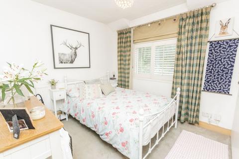 2 bedroom flat for sale, Vale Road, Hawkhurst, Cranbrook, TN18 4DH