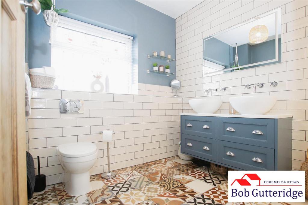 Family shower room