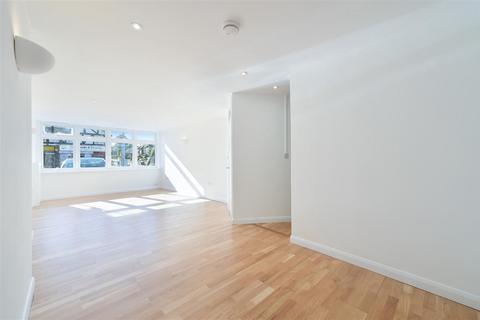 undefined, East Street, Epsom