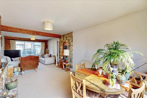4 bedroom semi-detached house for sale, Gledwood Drive, Hayes UB4