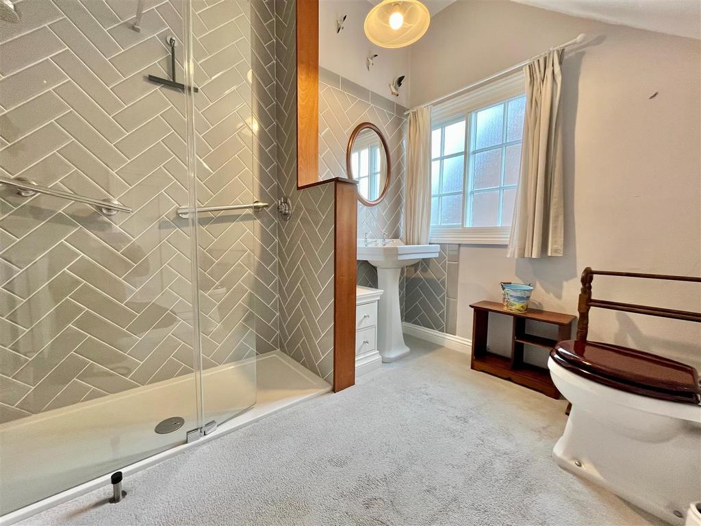 Shower Room.jpg
