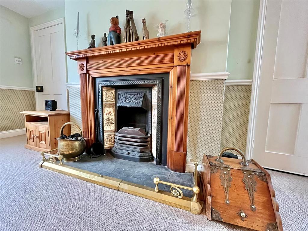 Sitting Room - Fireplace.jpg