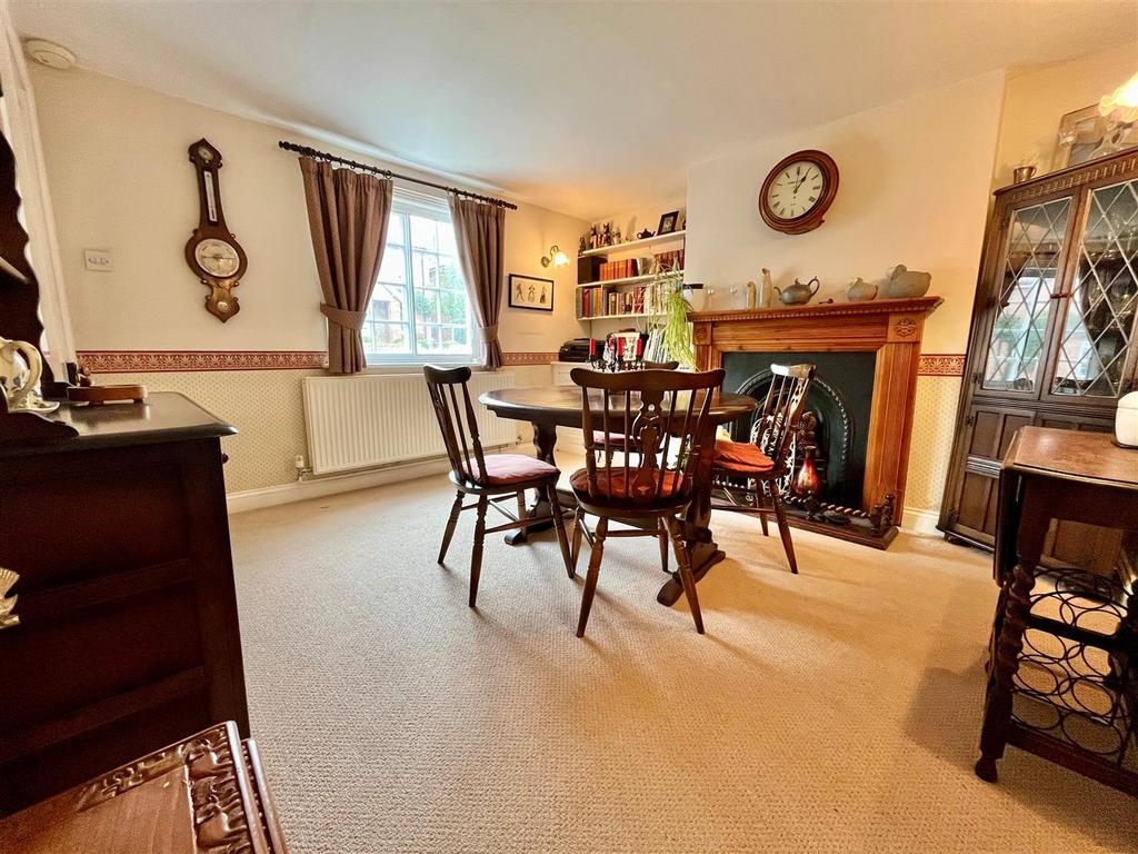 Dining Room.jpg