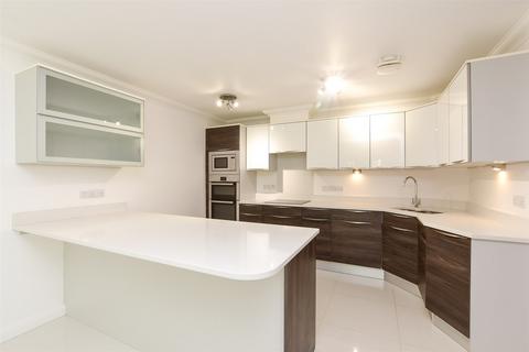 2 bedroom ground floor flat for sale, Ambleside, Caterham CR3