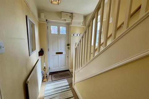 undefined, Farncombe