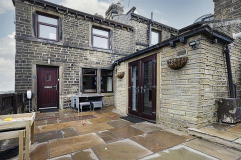 Bourn View Road, Huddersfield HD4