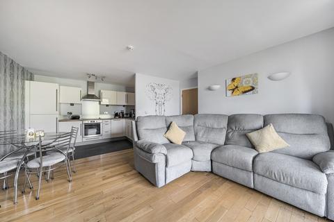 2 bedroom apartment for sale, Lexicon Apartments, Romford RM1