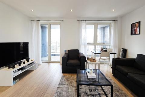 2 bedroom apartment to rent, London SE8
