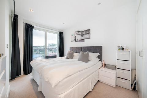 2 bedroom apartment to rent, London SE8