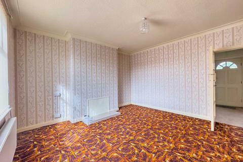 3 bedroom terraced house for sale, Welwyn Avenue, Batley