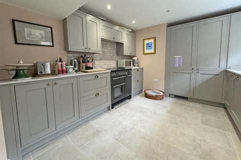 3 bedroom end of terrace house for sale, Witley