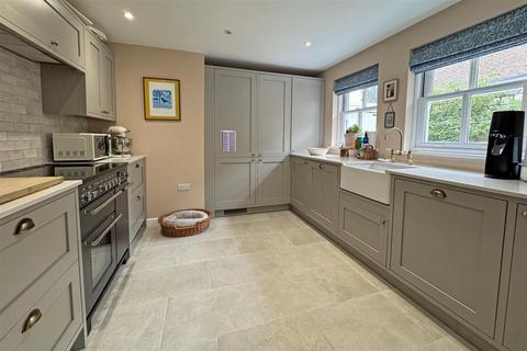 3 bedroom end of terrace house for sale, Witley