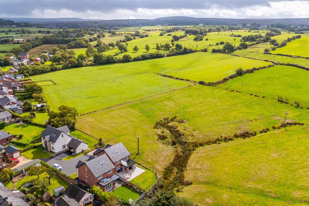 Aerial View - Surroundings