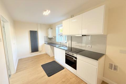 2 bedroom end of terrace house to rent, Malvern Road, East Riding of Yorkshi DN14